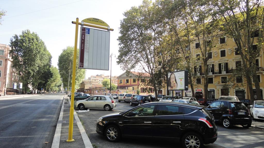 B&B Giovine Italia ローマ エクステリア 写真