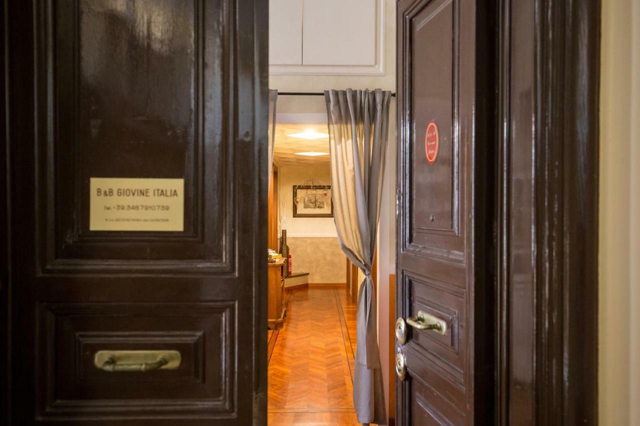 B&B Giovine Italia ローマ エクステリア 写真